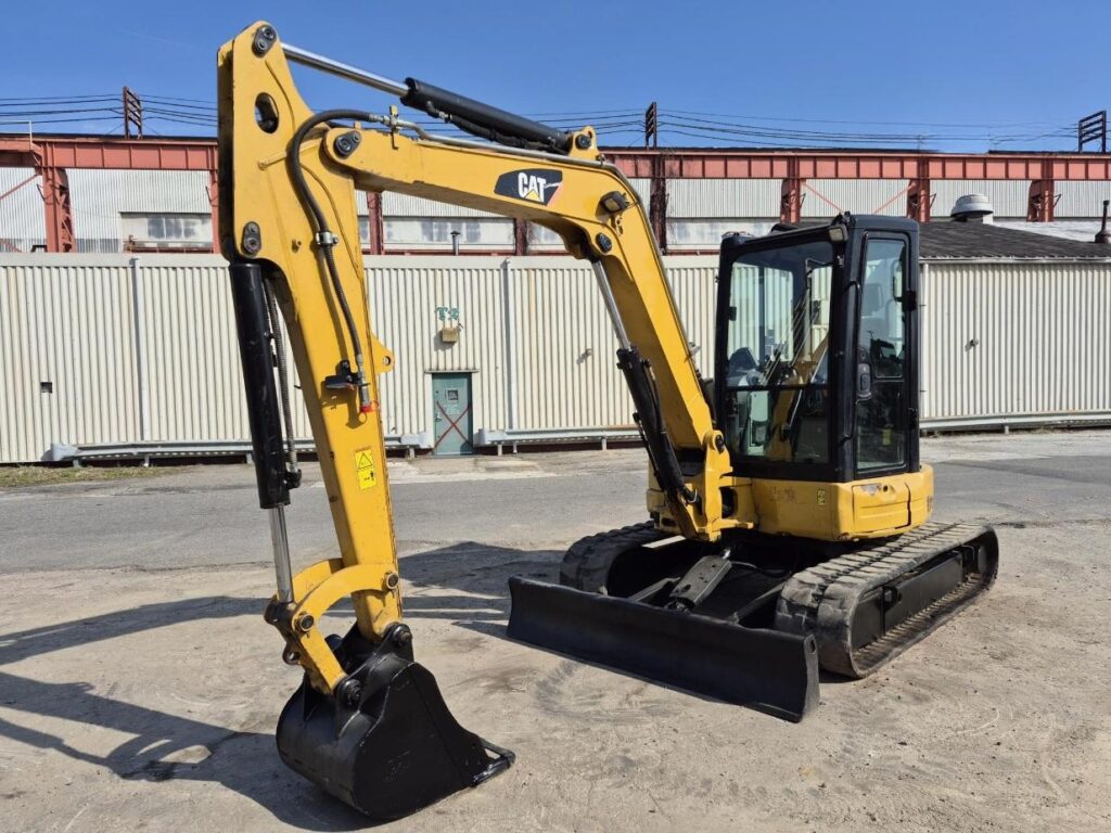 2017 Caterpillar 305.5E2 CR | 2,318 Hours | 55 HP |